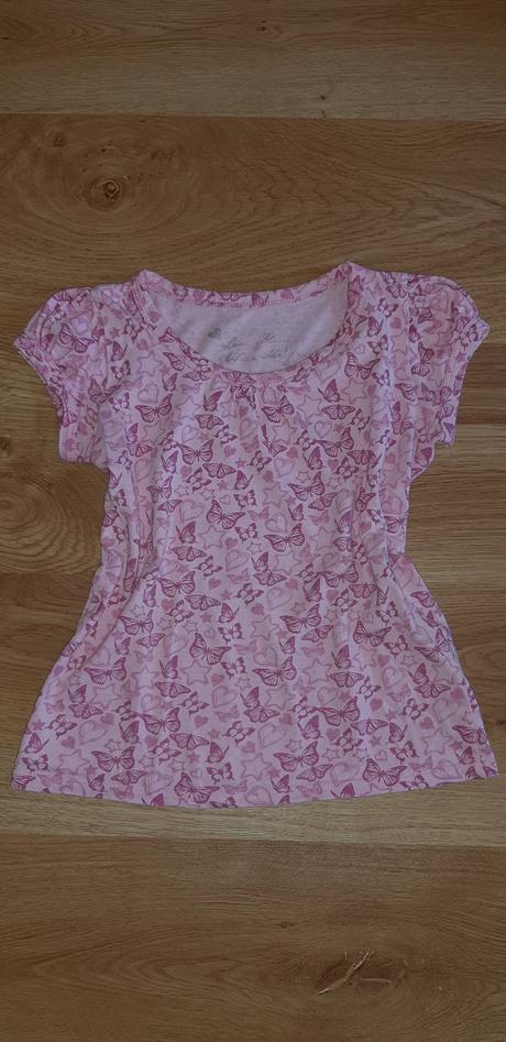 Tričko s motýľmi, 122