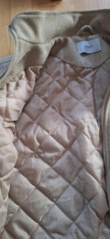 Krasna bundicka, reserved,140