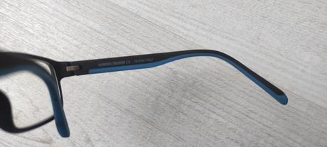 Rám na okuliare, pravé oko -0,75, ľavé -1, 