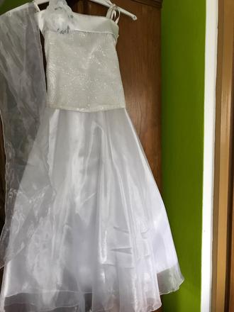 Slávnostné šaty, 128