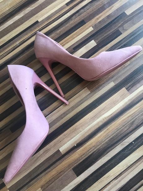 Ružové lodičky, 35