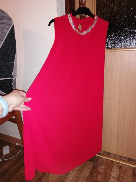 Červené šaty, m, m