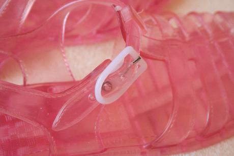 Sandálky do vody, 28