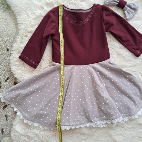 Točivé šaty hole, 98