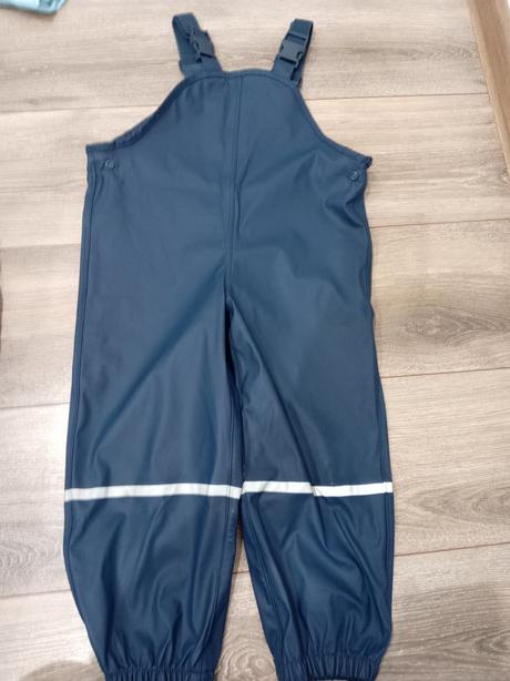 Nohavice do dažďa, lupilu,104