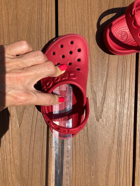 Crocs, crocs,25