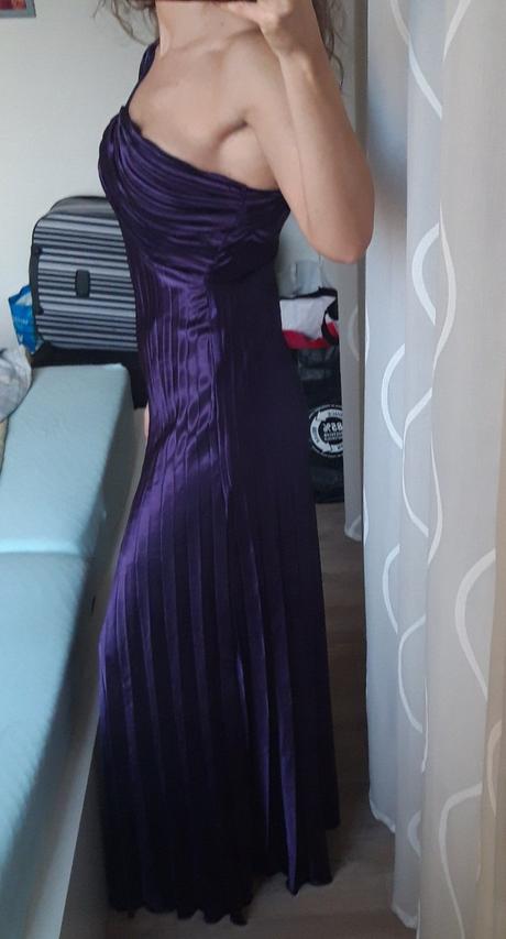 Spoločenské šaty, 36