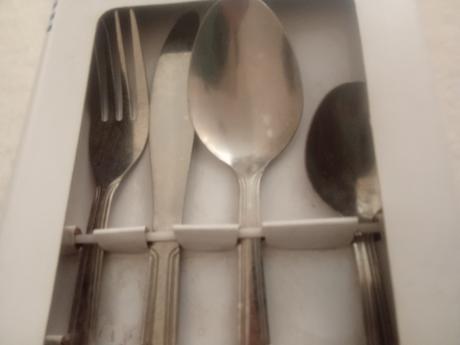 Jedálenský. príbor tesco, 