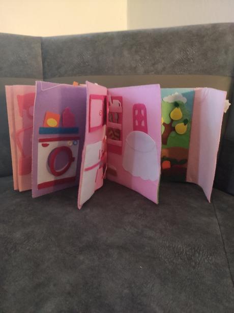 Textilná knižka house, 