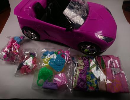 Autíčko pre 2 barbie doll s cestovnými doplnkami, 