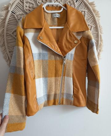 Krátky kabátik, 140