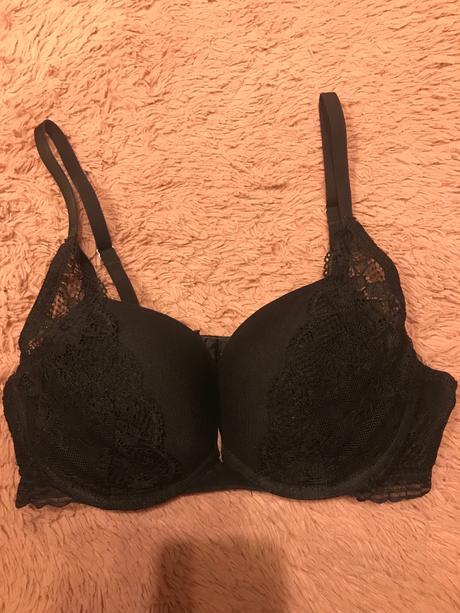 Raz oblecena, intimissimi,75a