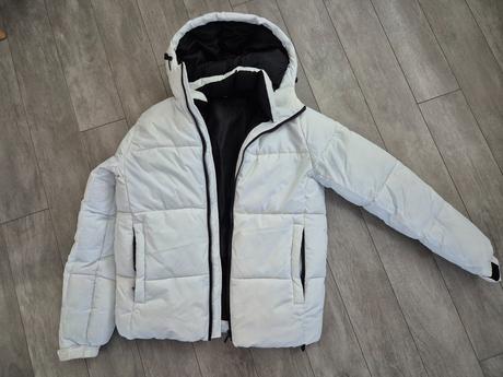 Zimna bunda, s