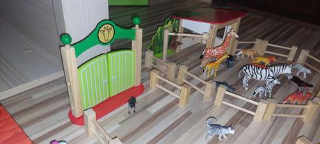 Drevenne zoo a farma, 