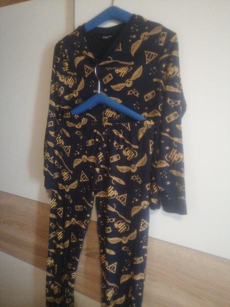 Pyžamo herný poter, 152