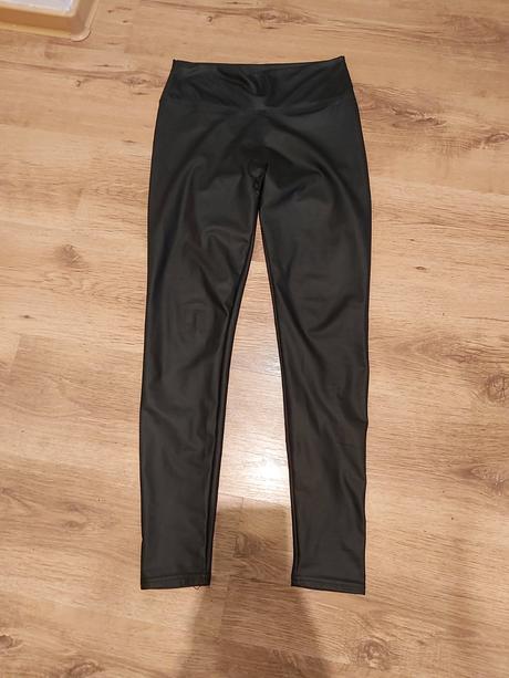 Čierne zateplené legíny., s