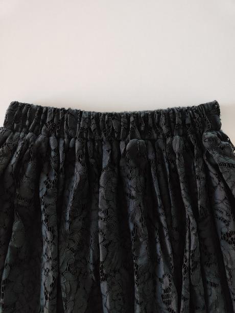 Čipkovaná sukňa, s