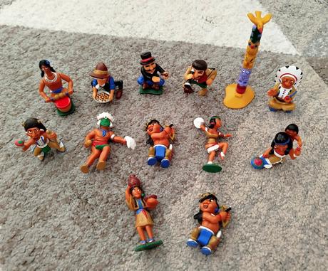 Rôzne figúrky kinder, 