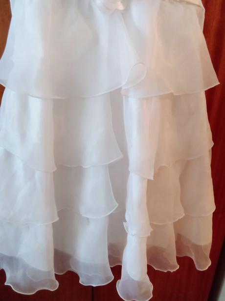 Spoločenské šaty, 134