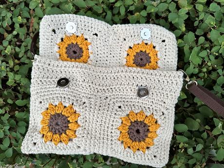 Hackovana kabelka crossbody, 