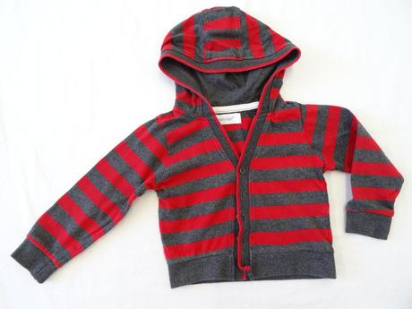 Svetrík pásik s kapucňou, 80