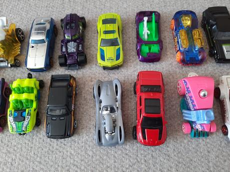 Autíčka hot wheels, 