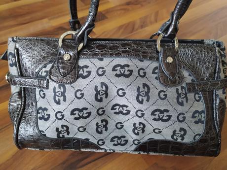 Extravagantná kabelka, 