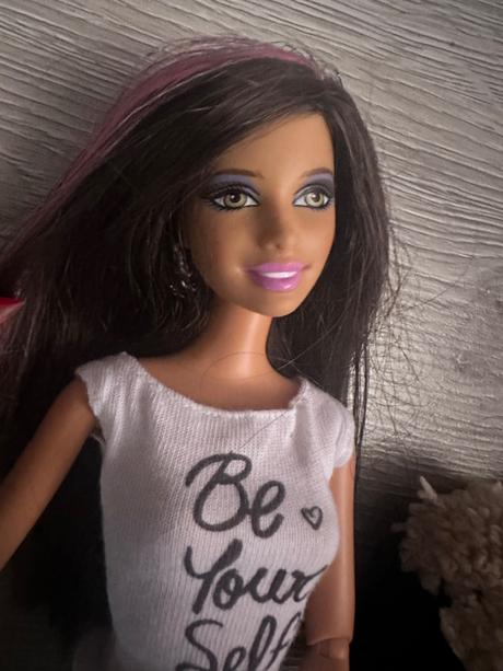 Barbie klbova s mihalnicami, 