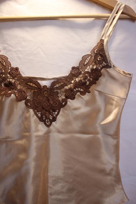 Zlaté saténové tielko h&m s čipkou  vintage / y2k, h&m,36