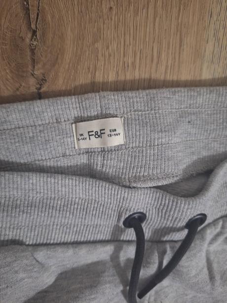 Teplaky, reserved,164