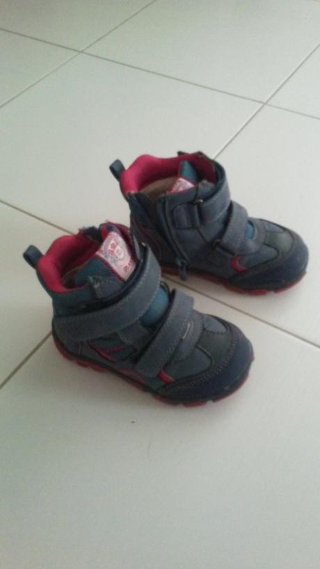 Dievcenske cizmy 25, 25