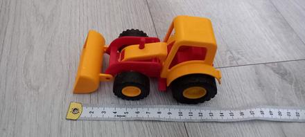 Traktor - nakladač,