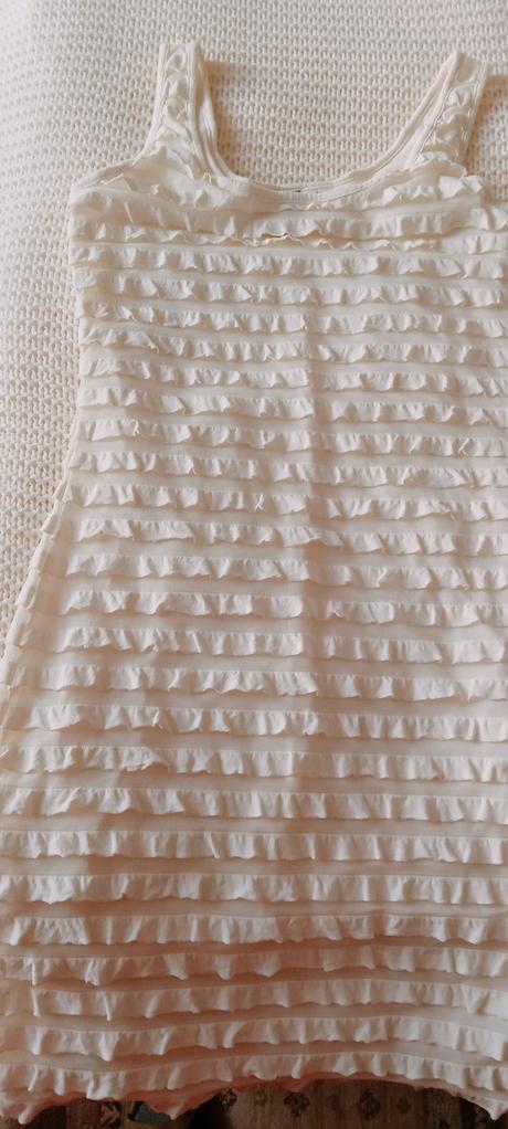 Nádherné biele šaty, 34