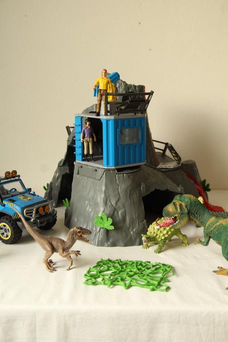 Schleich 42564 sopka + 41464 vozidlo s výbehom, 