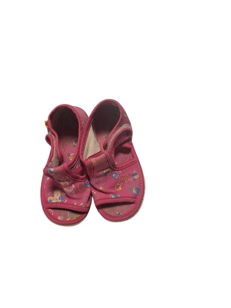 Dievčenské papučky s otvorenou špicou, 23