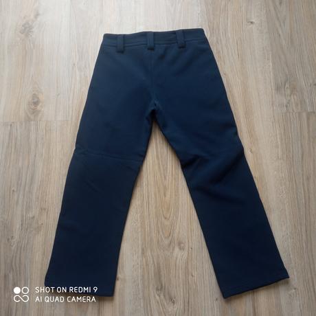 Softvérové nohavice, 122