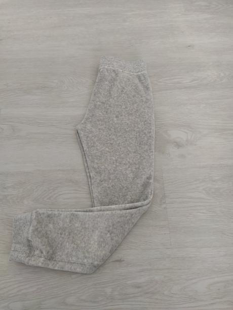 Velurove tepláky 6-7 rokov /len vyprate/, f&f,122