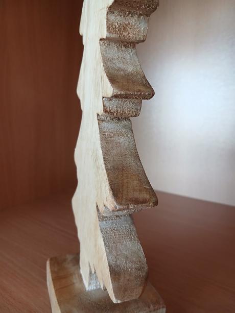 Drevený dekoračný stromček 30,5 cm,