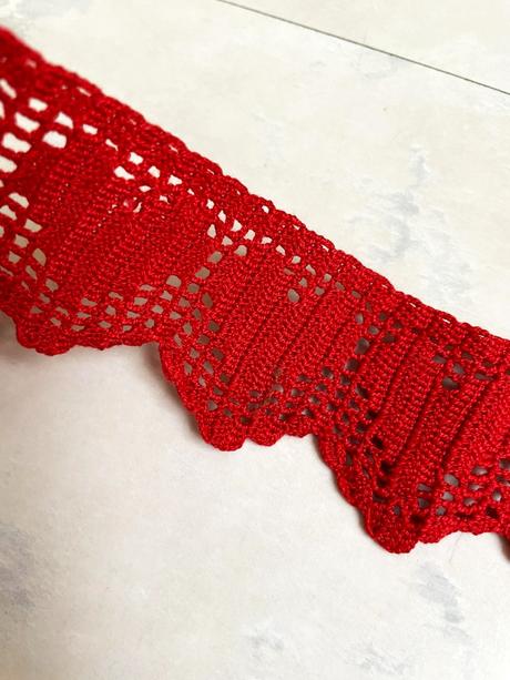 Háčkovaná vitrážka,