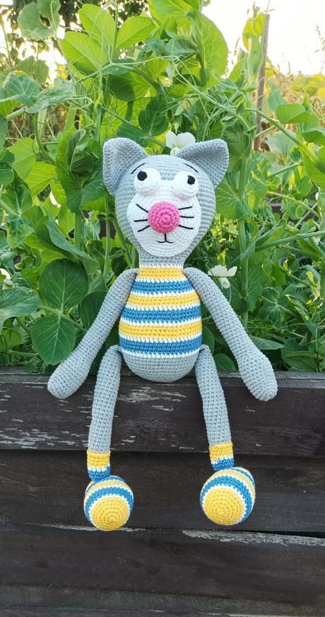 Háčkovaná mačička,