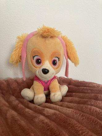 Plyšák skye paw patrol,