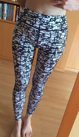 Strakaté športové legíny, m