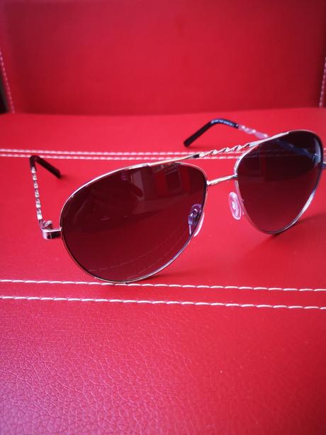 Slnečné okuliare, avon