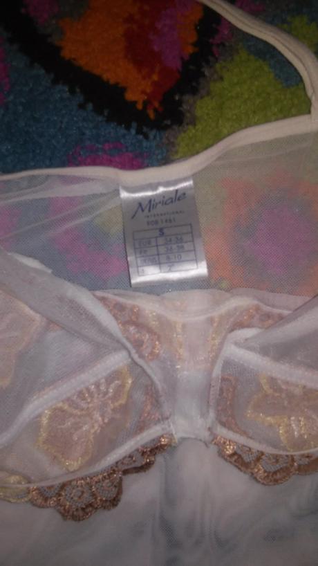 Priesvitna kosielka, miriale,s