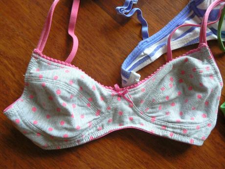 Dievčenské podprsenky 1, 164