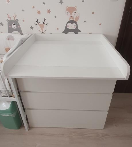 Prebaľovavi pult na komodu+podložka,