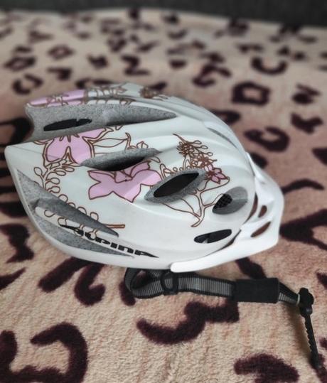 Dámska cyklisticka prilba alpina, vel. 52-56, m