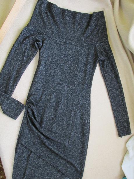 Asymetrické čiernosivé šaty, s / xs