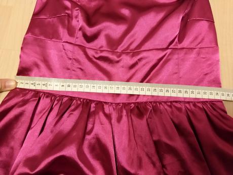 Lesklé spoločenské šaty, m