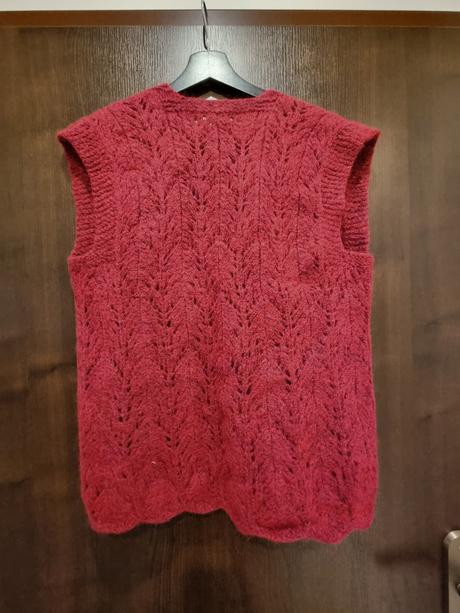 Bordová pletená vesta, 